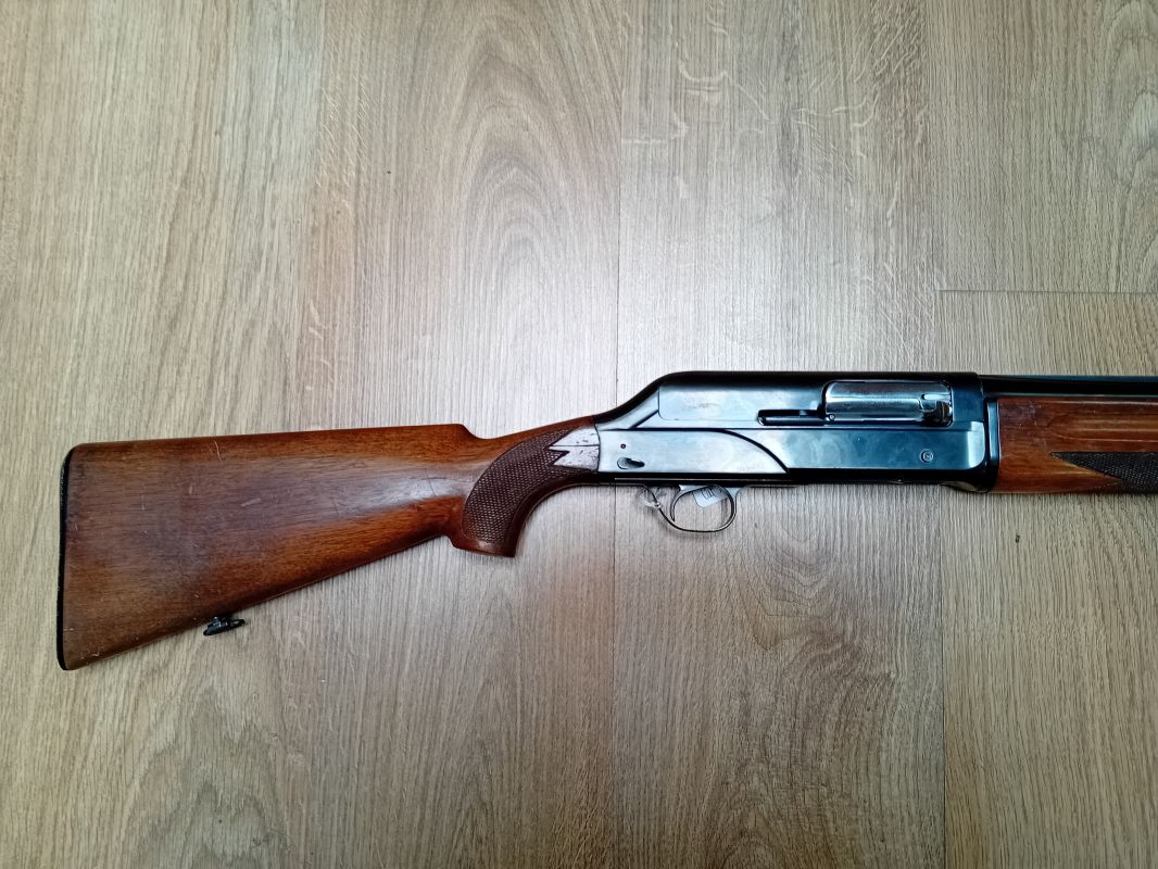 BRDEA SEMI AUTO CALIBRE 12X702